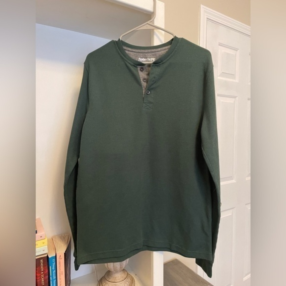 Avalanche Sage Green Men’s Henley Button Up Shirt XL